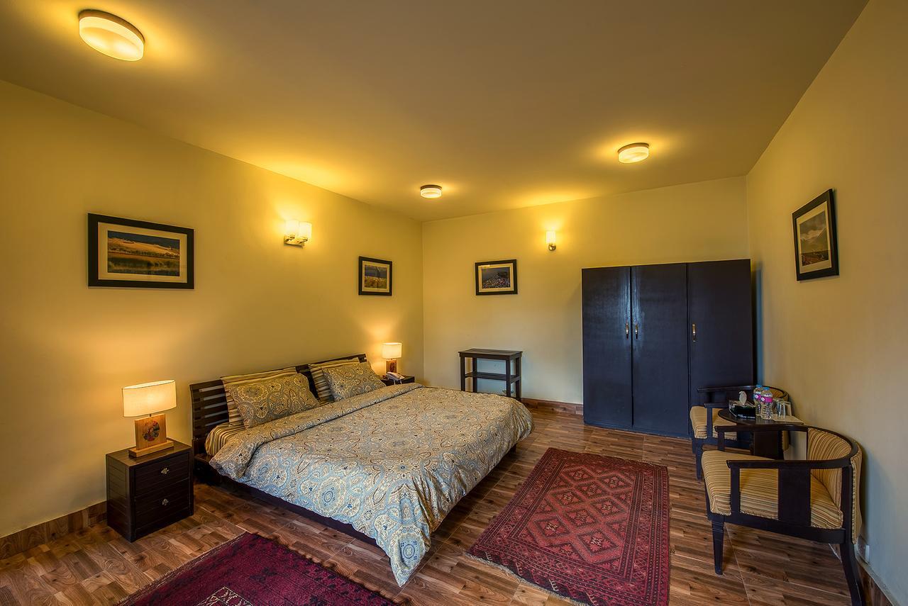 Arcadian Blue Pines Hotel Murree Exterior photo