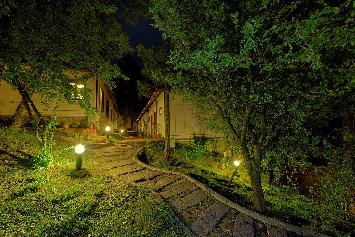 Arcadian Blue Pines Hotel Murree Exterior photo