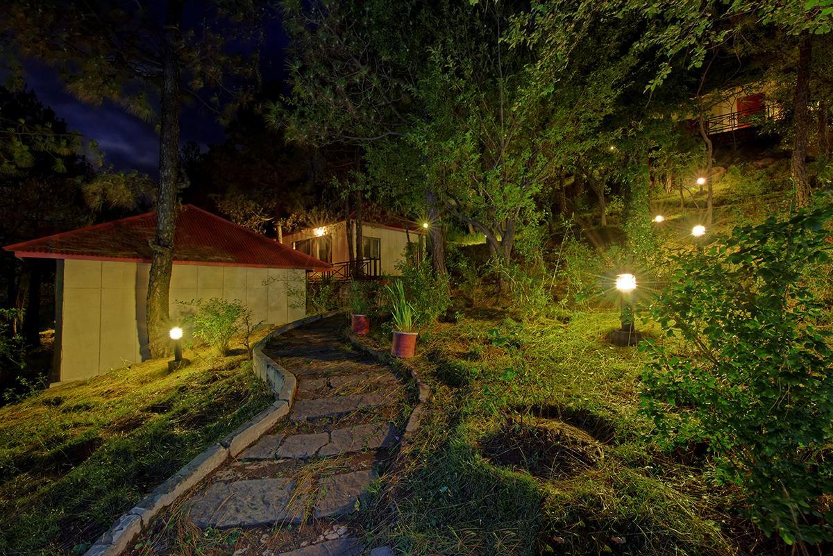 Arcadian Blue Pines Hotel Murree Exterior photo