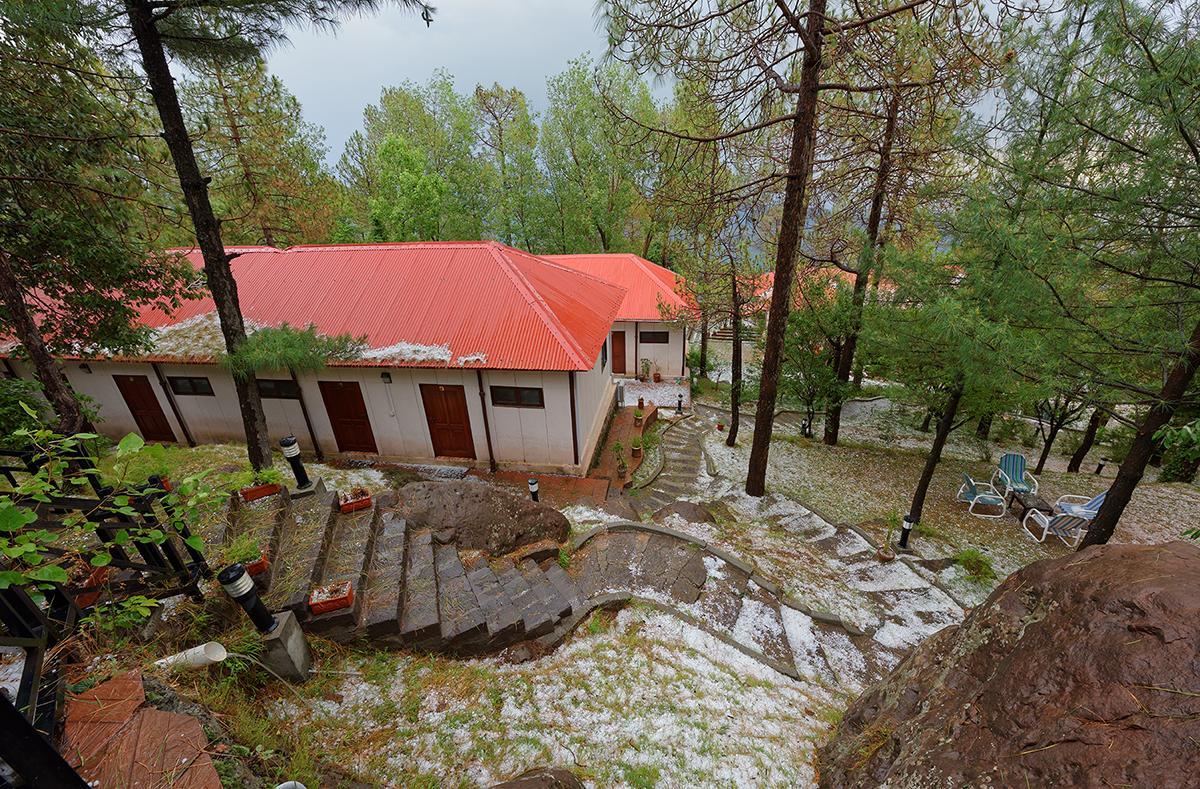 Arcadian Blue Pines Hotel Murree Exterior photo