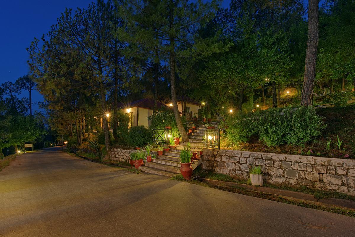 Arcadian Blue Pines Hotel Murree Exterior photo