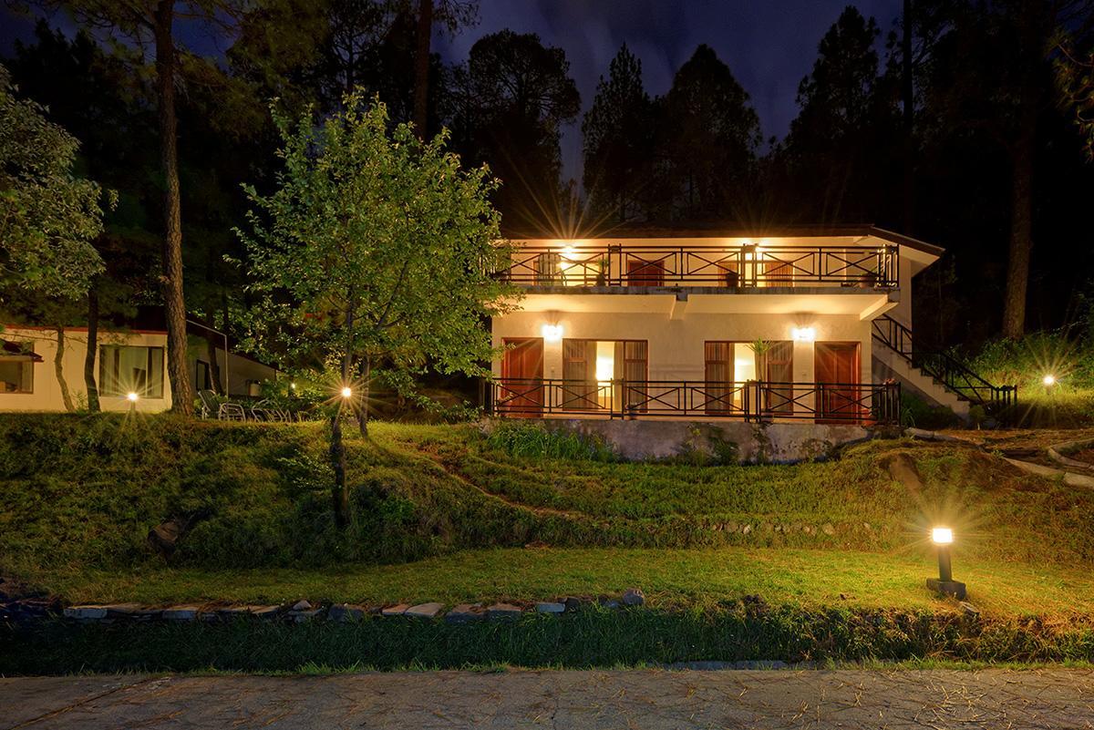 Arcadian Blue Pines Hotel Murree Exterior photo