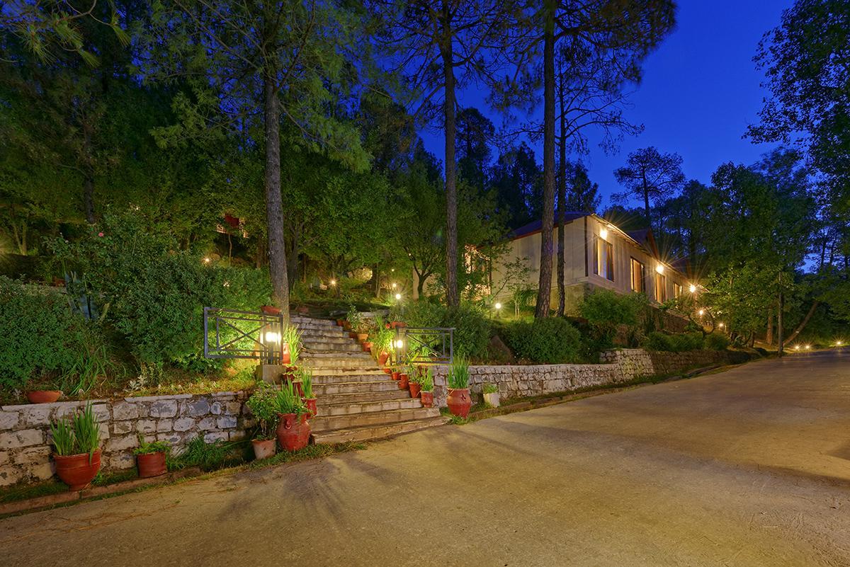 Arcadian Blue Pines Hotel Murree Exterior photo